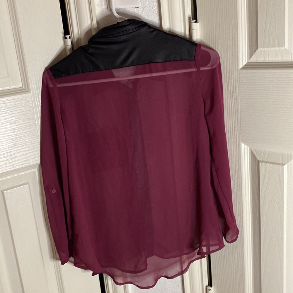 See through blouse - Picture 2 of 3